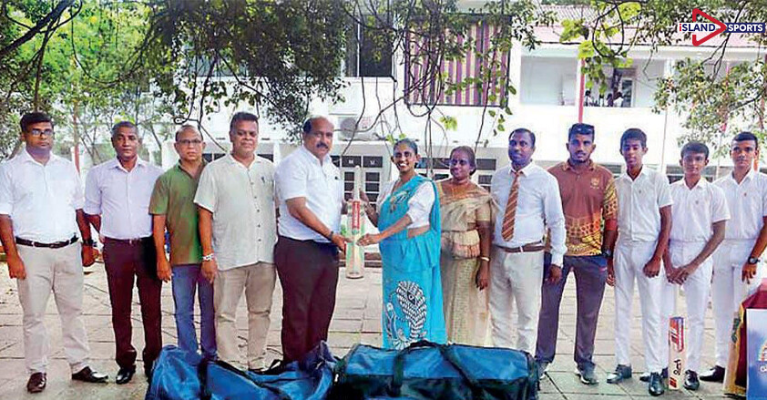 Sastralaya Old Boys donate cricket equipment